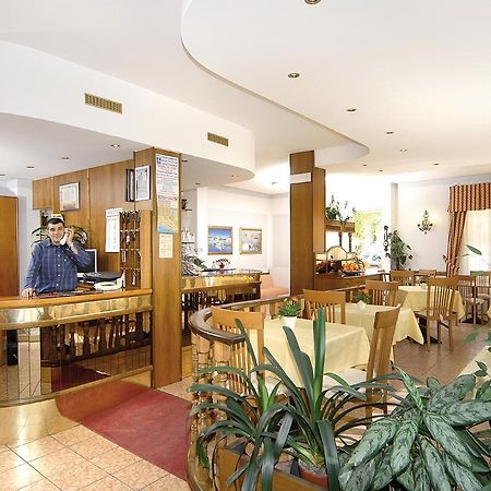 Albergo Savoia 欧斯佩达蒂 外观 照片