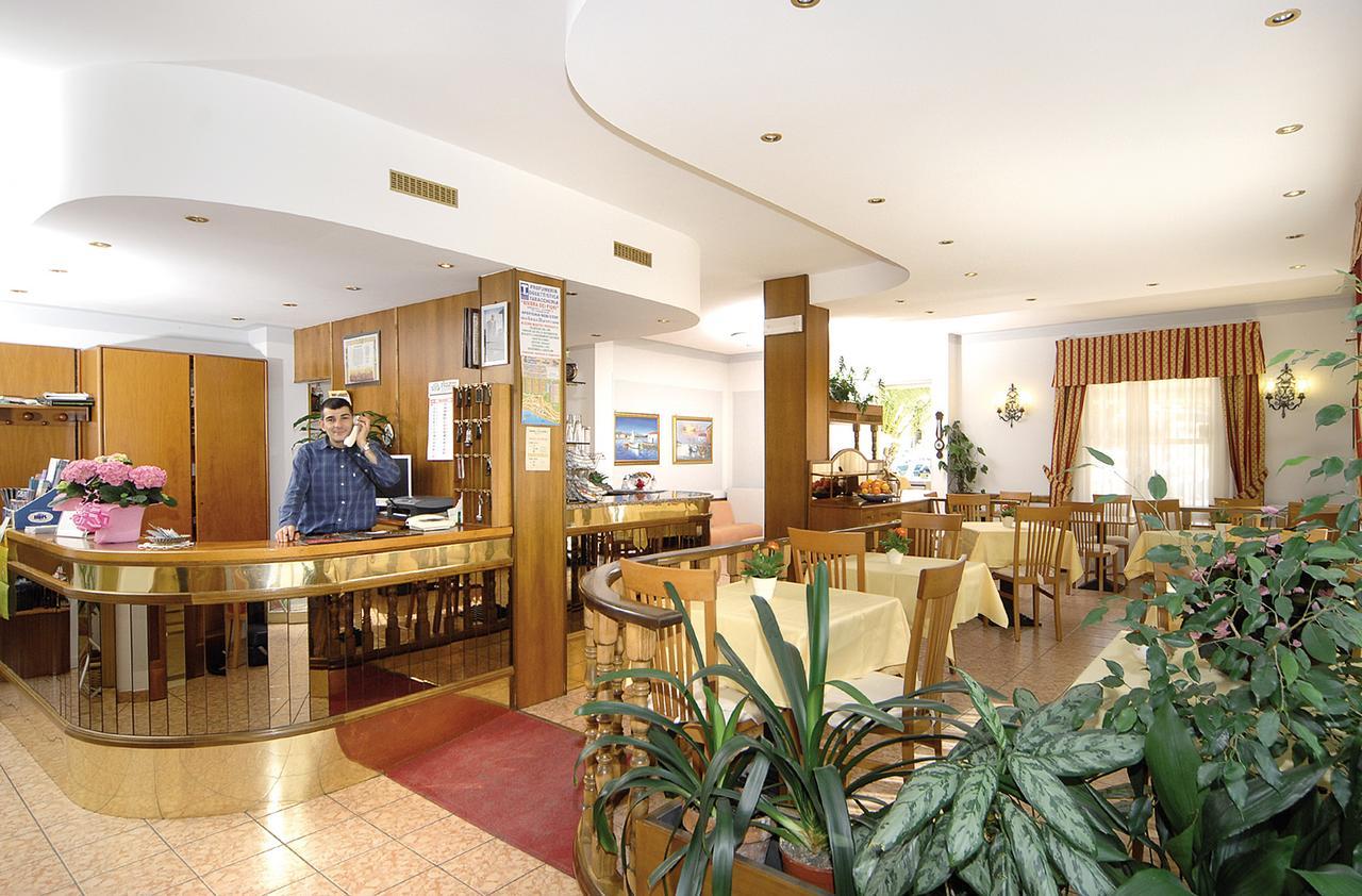 Albergo Savoia 欧斯佩达蒂 外观 照片