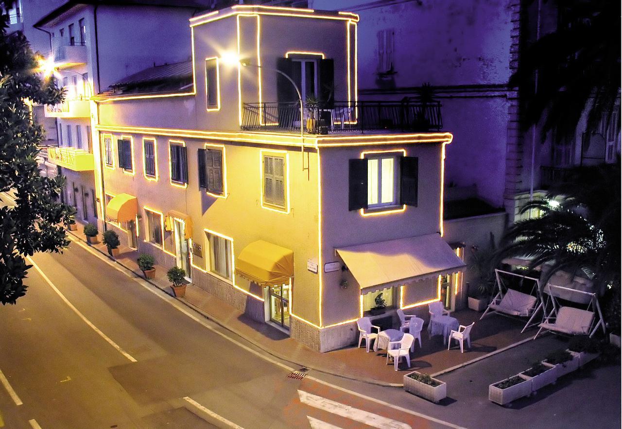 Albergo Savoia 欧斯佩达蒂 外观 照片